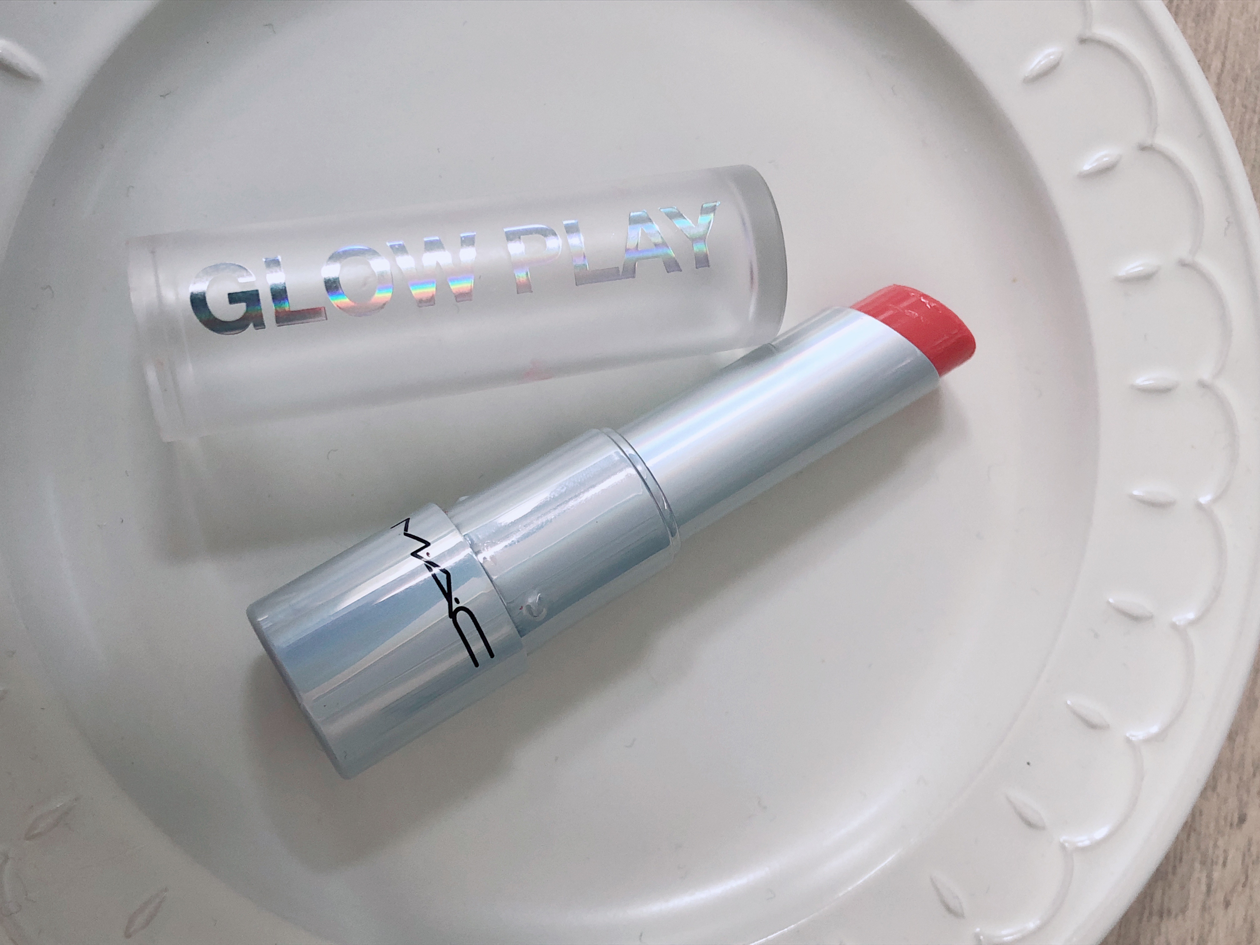 M・A・C グロー プレイ リップ バームのクチコミ「M・A・C
グロー プレイ リップ バーム
フローラル コーラル

ウルウルチュルンなM・A・.....」（2枚目）