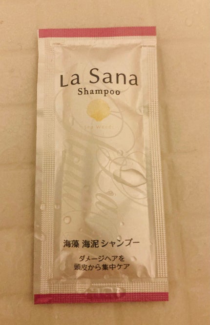 ラサーナ ラサーナ 海藻 海泥 シャンプー/トリートメントのクチコミ「LA SANA
海藻海泥シャンプー
の紹介です
海泥&ホワイトクレイが毛穴までスッキリと洗.....」(1枚目)