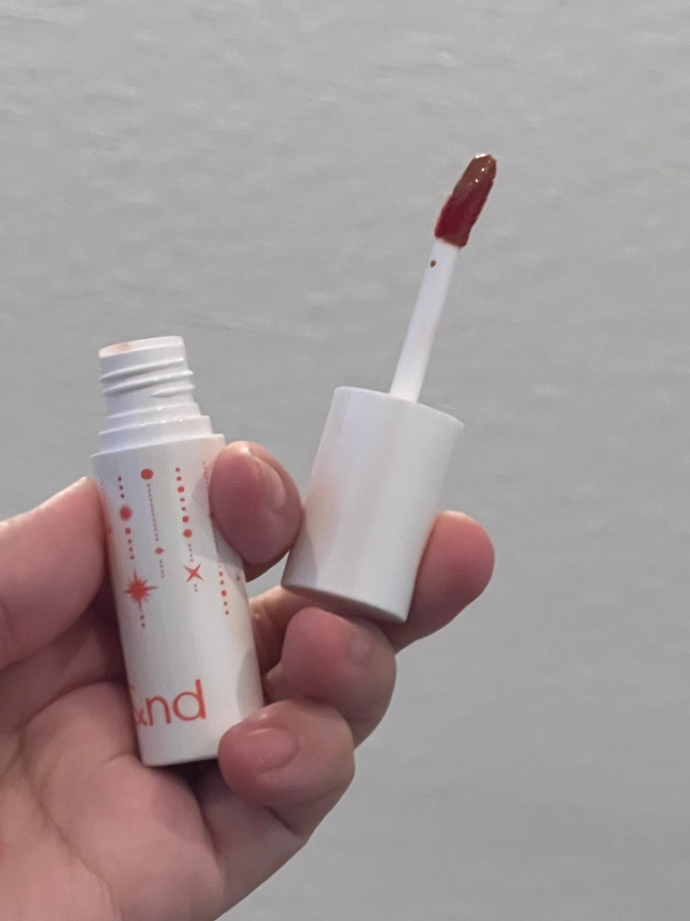 アンドバイロムアンド グラッシーボムティント/&nd by rom&nd/リップティントを使ったクチコミ(3枚目)