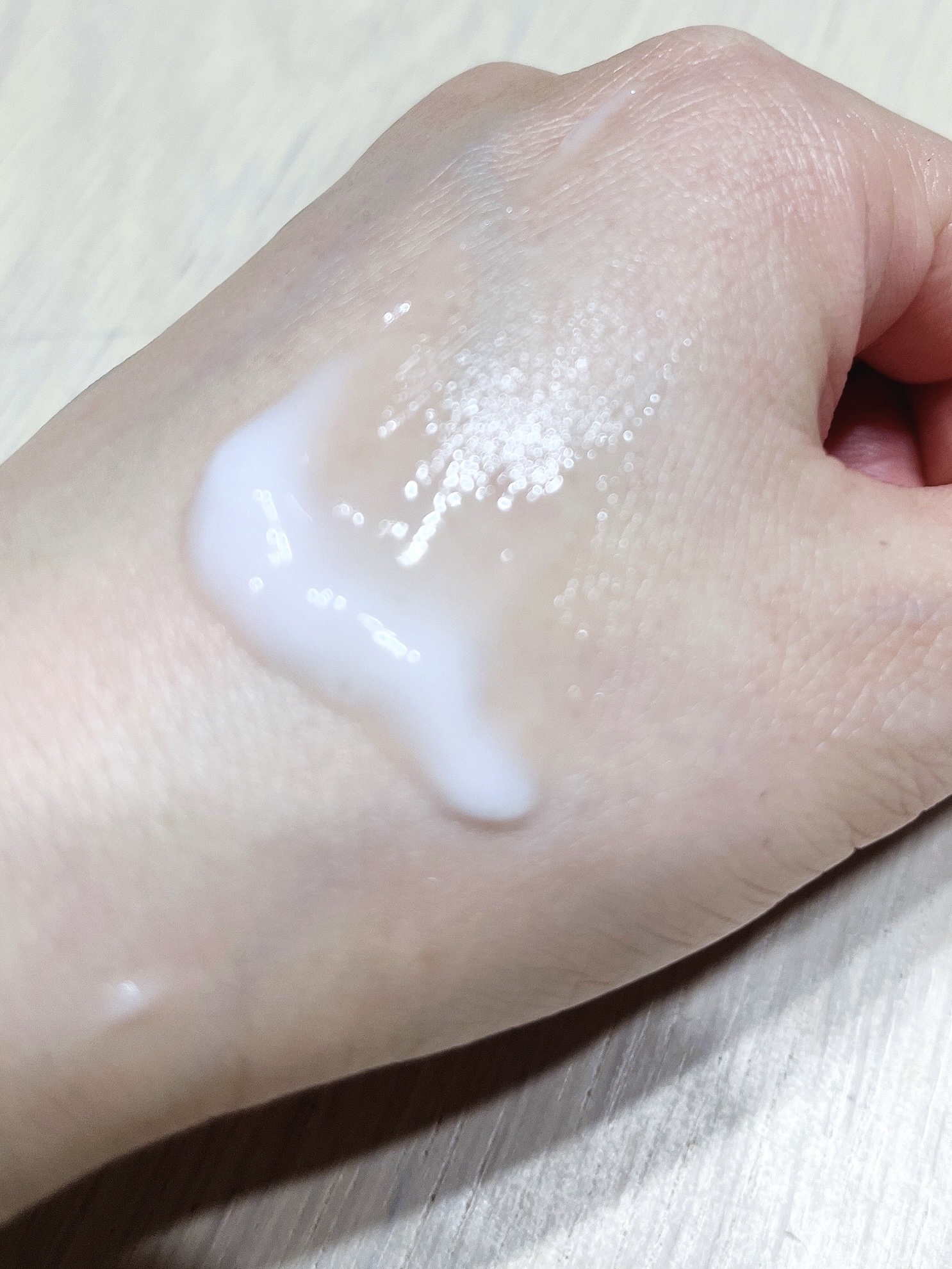 ミルクブライトニングクリーム/MEDIHEAL/フェイスクリームを使ったクチコミ（3枚目）