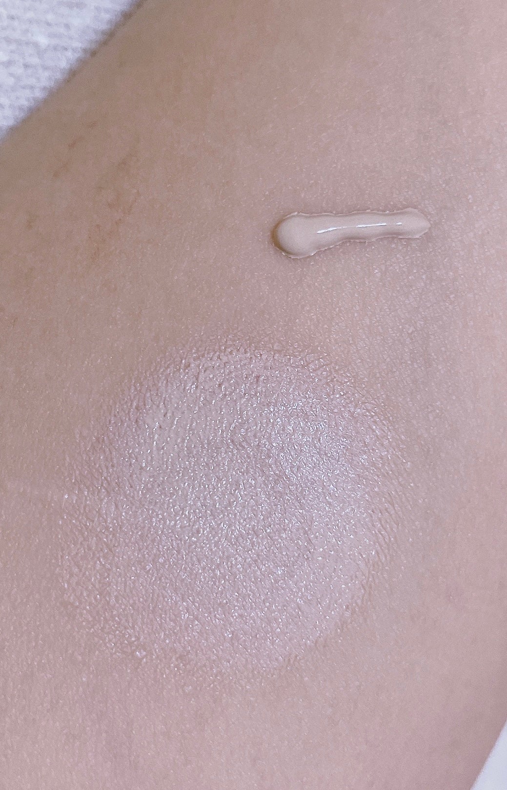 UHDファンデーション742(イエローベージュ)/COSCOS/リキッドファンデーションを使ったクチコミ(2枚目)