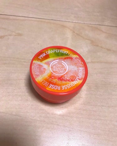 THE BODY SHOP リップバターのクチコミ「前々から少し気になってたので、お試しでボディショップのリップバターのピンクグレープフルーツを購.....」（1枚目）