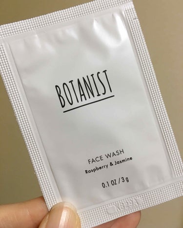 BOTANISTボタニカルフェイスウォッシュ（ラズベリー＆ジャスミンの香り）/BOTANIST/洗顔フォームを使ったクチコミ（1枚目）