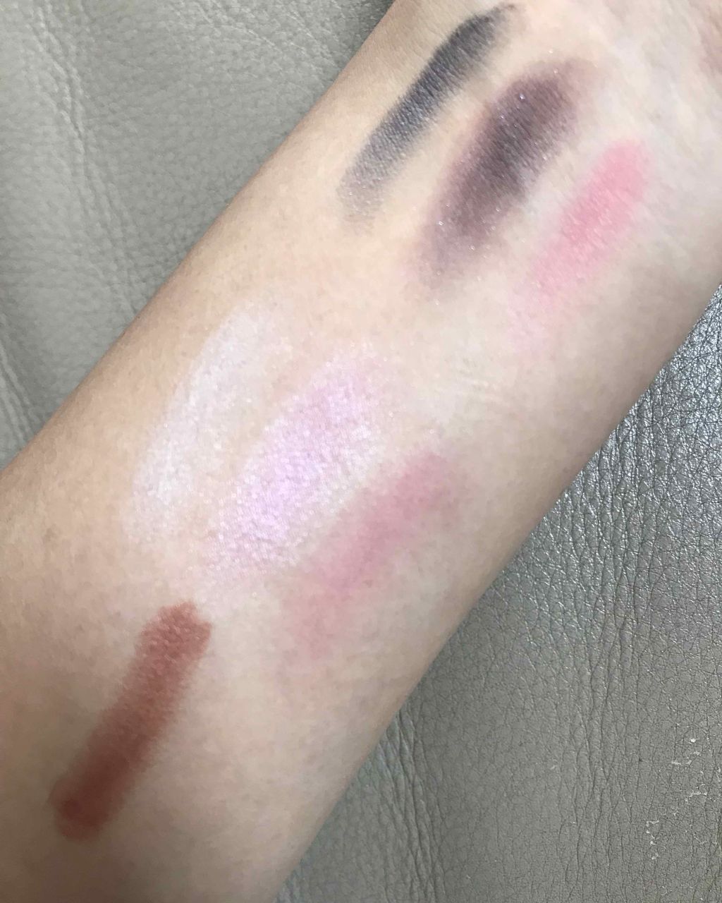 コンスピキュアス ダブルアイズ/Amplitude/アイシャドウパレットを使ったクチコミ（2枚目）