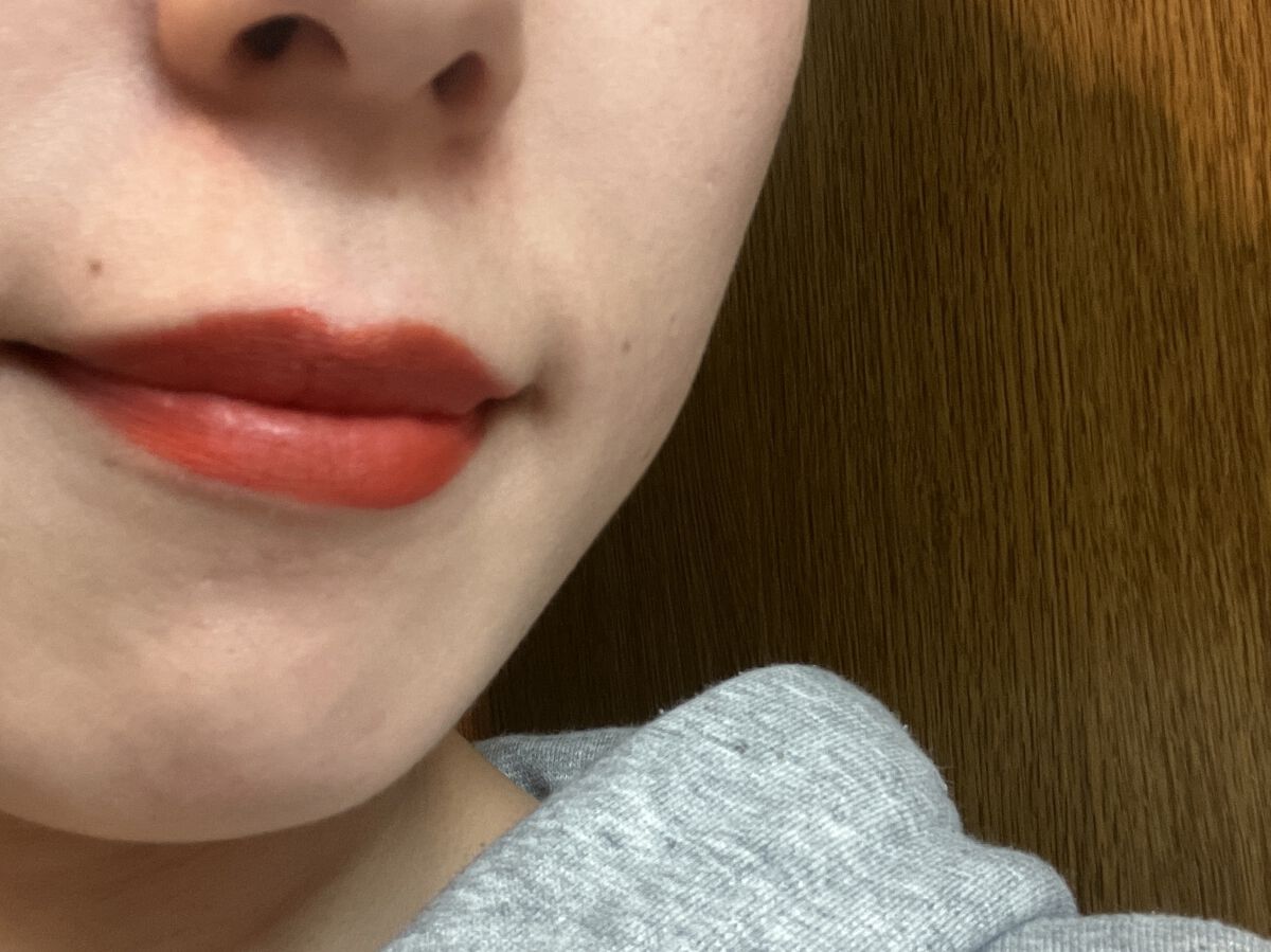 ルージュ ピュールクチュール ザ スリム ベルベットラディカル No.305 オレンジ サージ/YVES SAINT LAURENT BEAUTE/口紅を使ったクチコミ（3枚目）