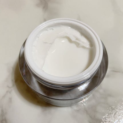 b.glen QuSomeモイスチャーゲルクリームのクチコミ「b.glen
QuSomeモイスチャーリッチクリーム
b.glenのニキビケアのクリームです.....」(3枚目)