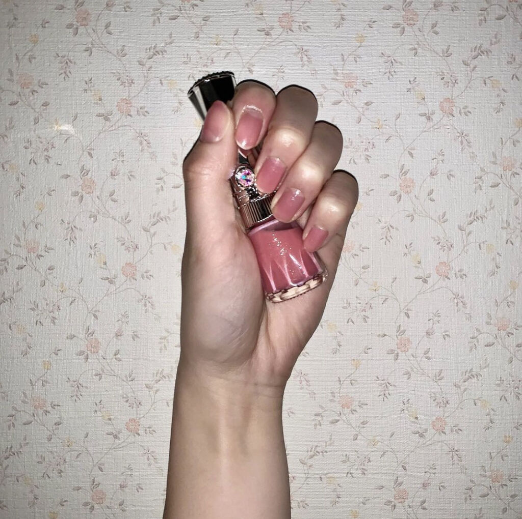 ネイルラッカー ダズリングビジュー 304 petal shower/JILL STUART/マニキュアを使ったクチコミ（1枚目）