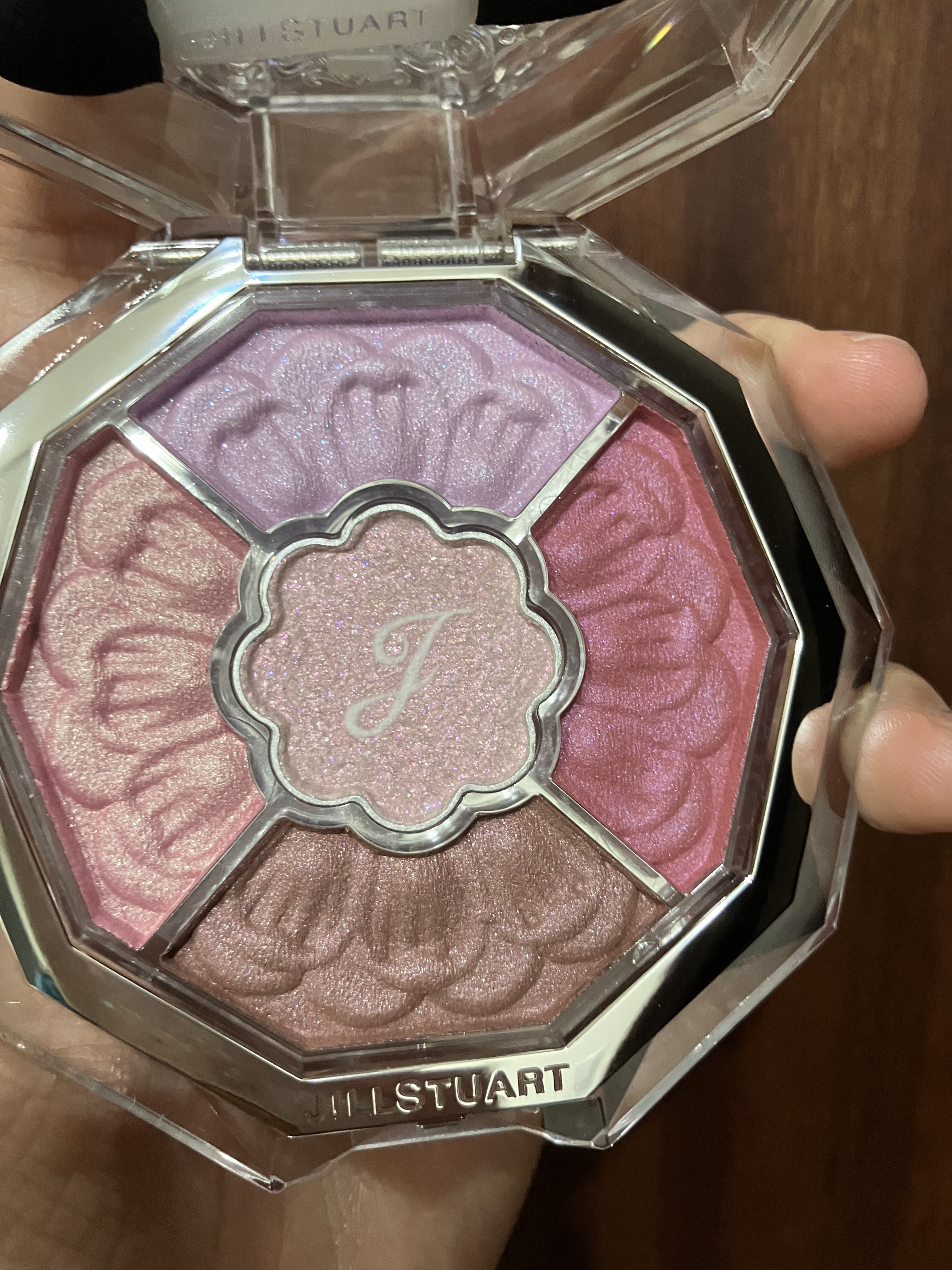 ジルスチュアート ブルームクチュール アイズ　ジュエルドブーケ/JILL STUART/アイシャドウパレットを使ったクチコミ（2枚目）