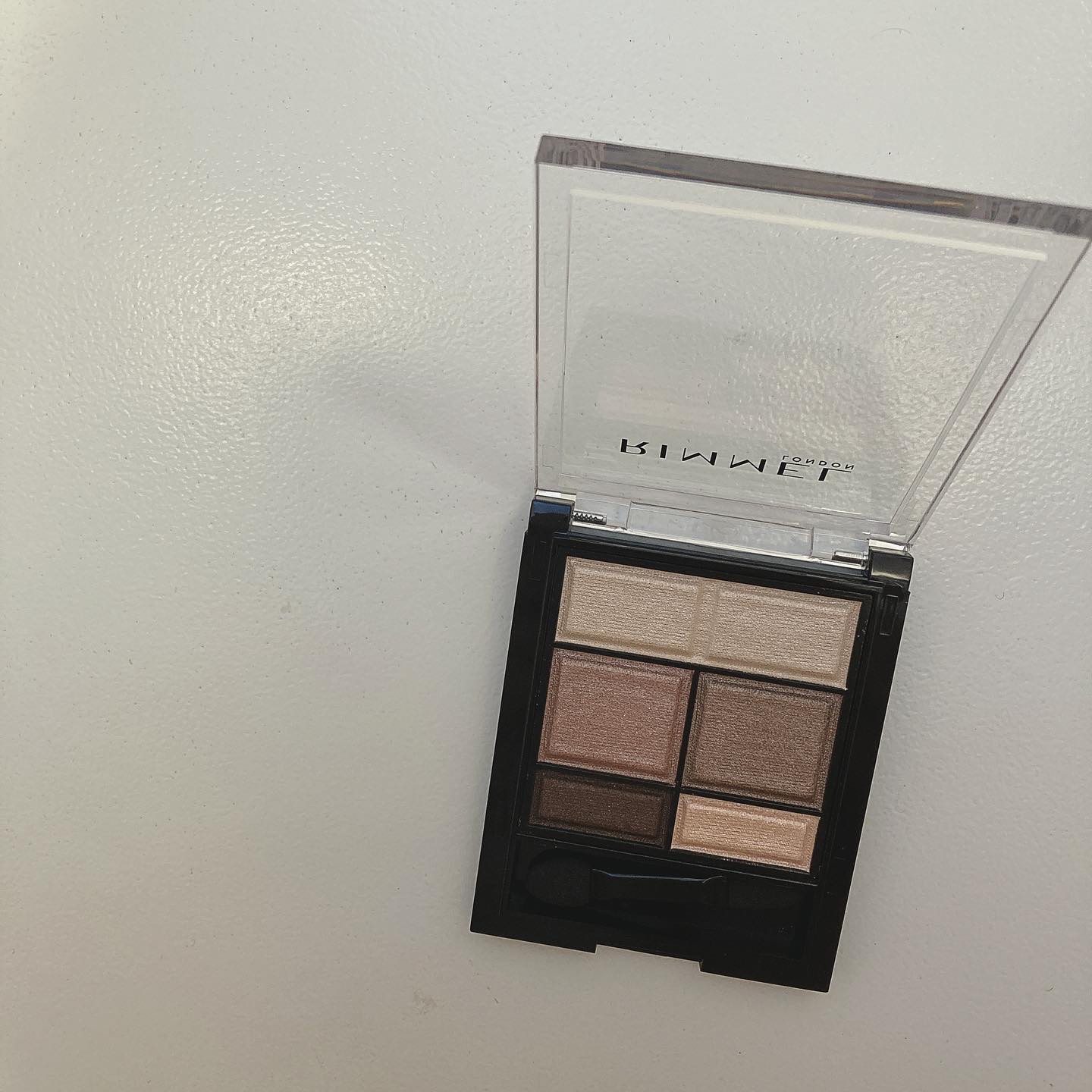 ワンダー スウィート アイシャドウ/リンメル ロンドン/アイシャドウパレットを使ったクチコミ（2枚目）