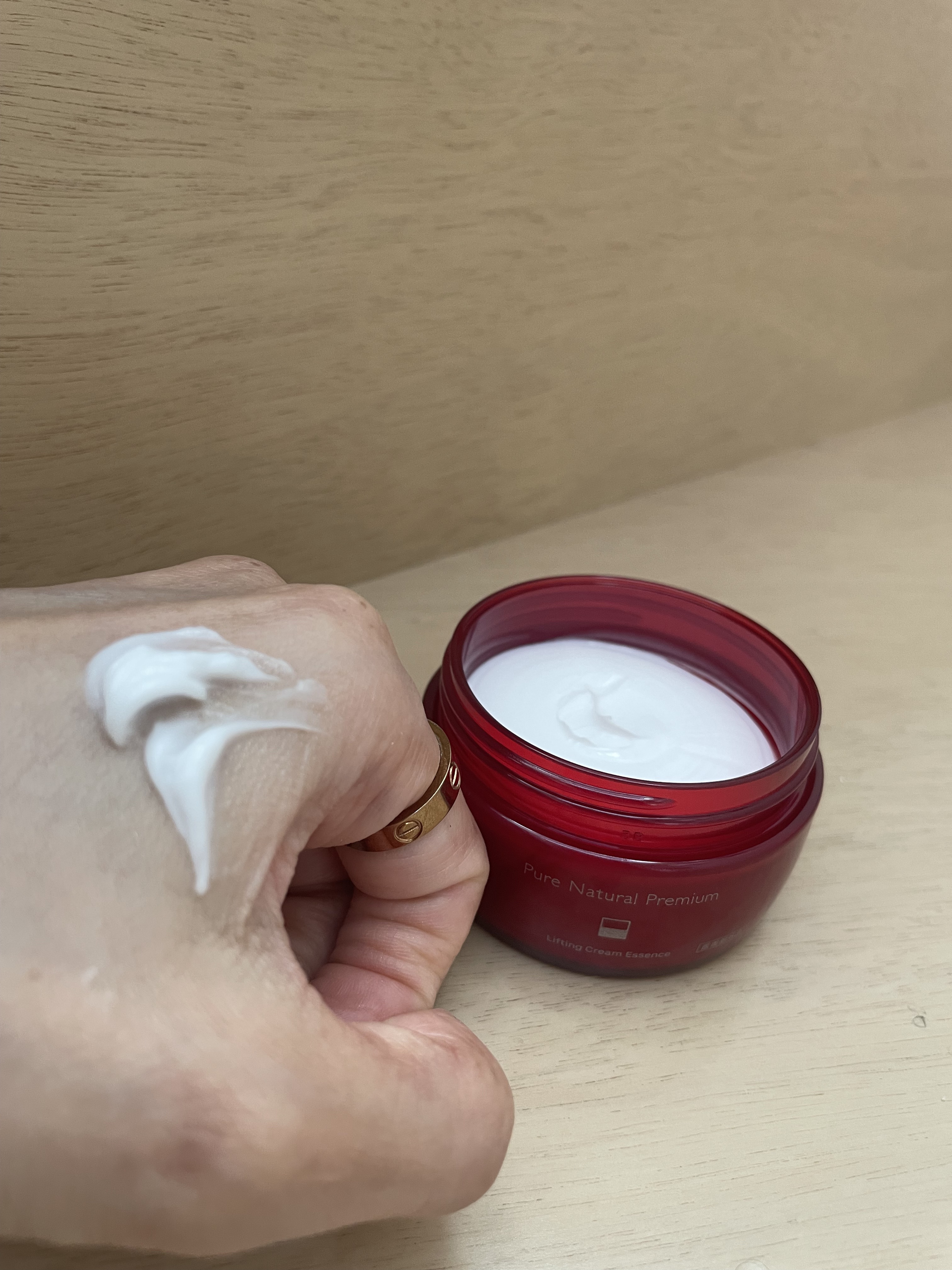 ピュア ナチュラル プレミアム リフティング クリームエッセンス【医薬部外品】/pdc/フェイスクリームを使ったクチコミ（3枚目）