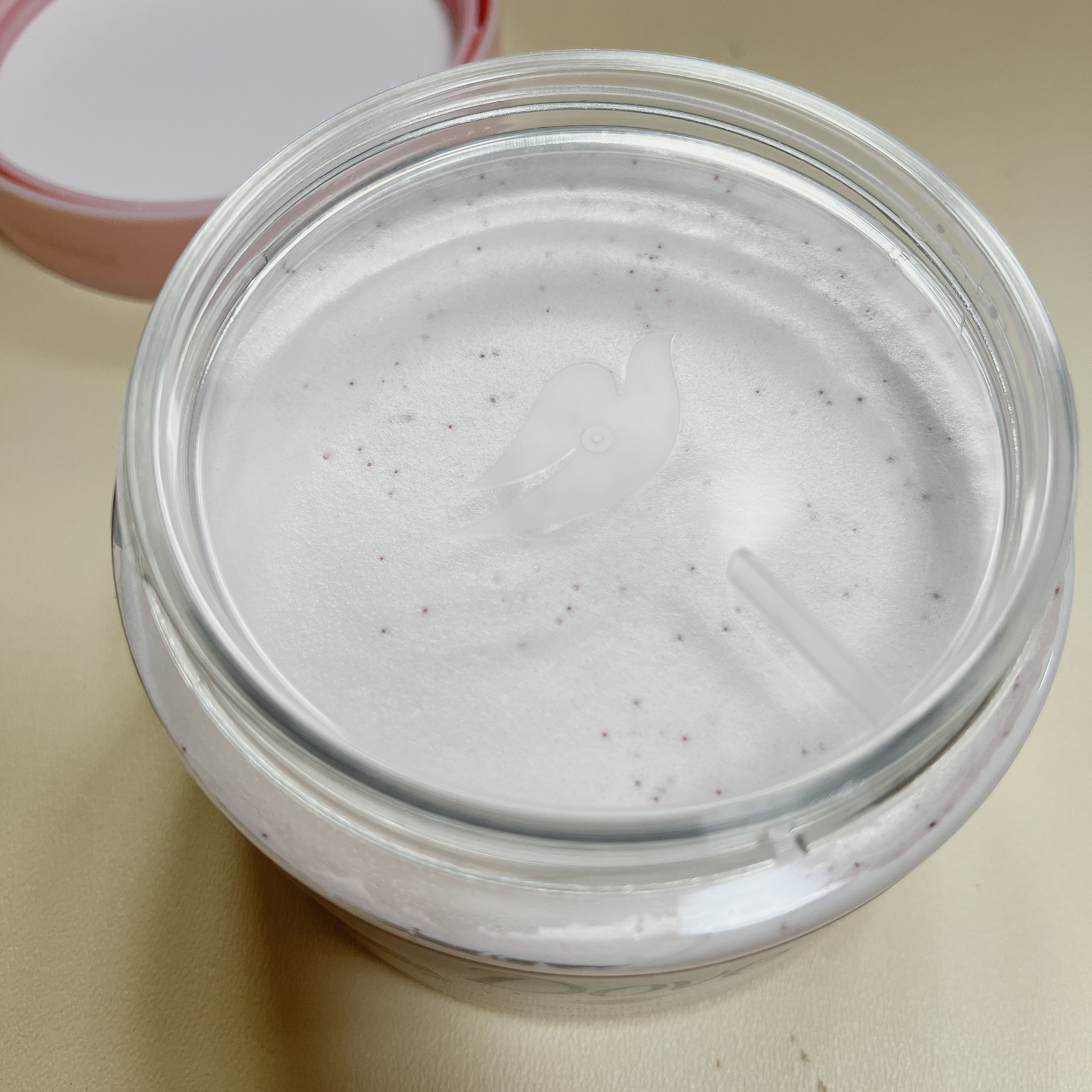 ダヴ ふわとろクリーミースクラブ ザクロ＆シアバター/ダヴ/ボディスクラブを使ったクチコミ（2枚目）