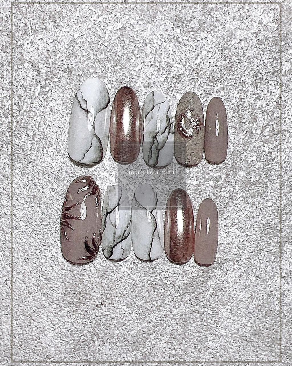 #大理石ネイル,#ネイル,#アートネイル,#秋ネイル,#ミラーアートネイル,#アニマルネイル,#成人式ネイル,#ジュエリーネイル,#ミラーネイル,#手書きアートネイル,#ハートネイル,#パーツネイル,#月ネイル,#シルバーアクセネイル,#冬ネイル,#天王寺ネイルのネイルデザイン