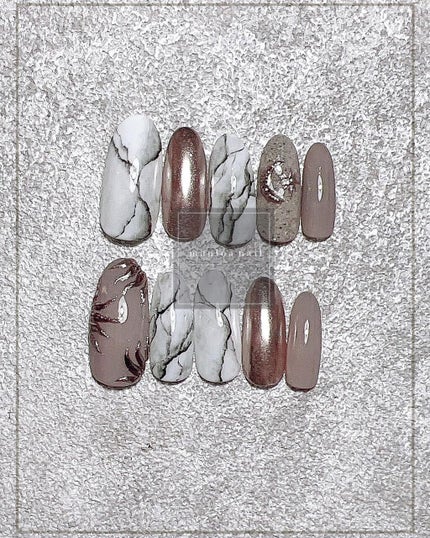 #大理石ネイル,#ネイル,#アートネイル,#秋ネイル,#ミラーアートネイル,#アニマルネイル,#成人式ネイル,#ジュエリーネイル,#ミラーネイル,#手書きアートネイル,#ハートネイル,#パーツネイル,#月ネイル,#シルバーアクセネイル,#冬ネイル,#天王寺ネイルのネイルデザイン