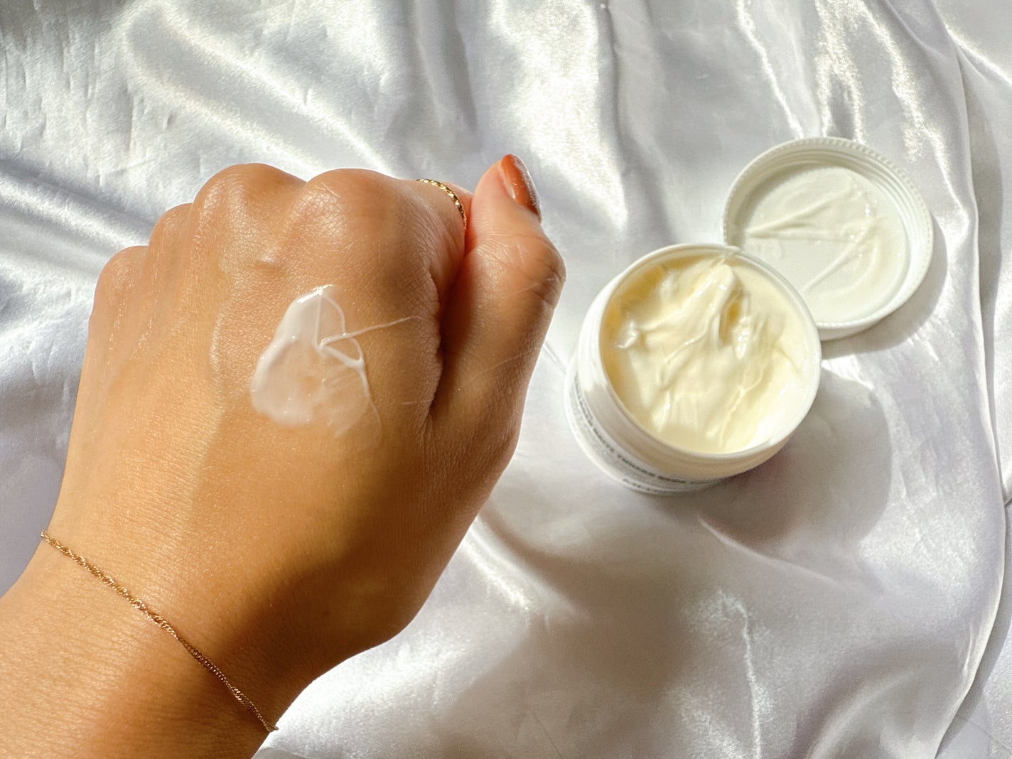 プレミアムナイテ スレッドネッククリーム/MEDIPEEL/ネック・デコルテケアを使ったクチコミ(3枚目)