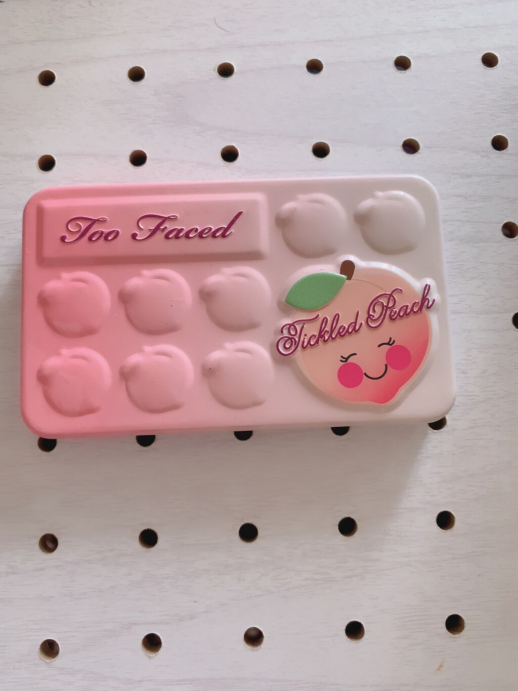 Too Faced ティックルドピーチ ミニ アイシャドウ パレットのクチコミ「・Too Faced

ティックルドピーチ ミニ アイシャドウ パレット


昨日のお誕生日当.....」（2枚目）