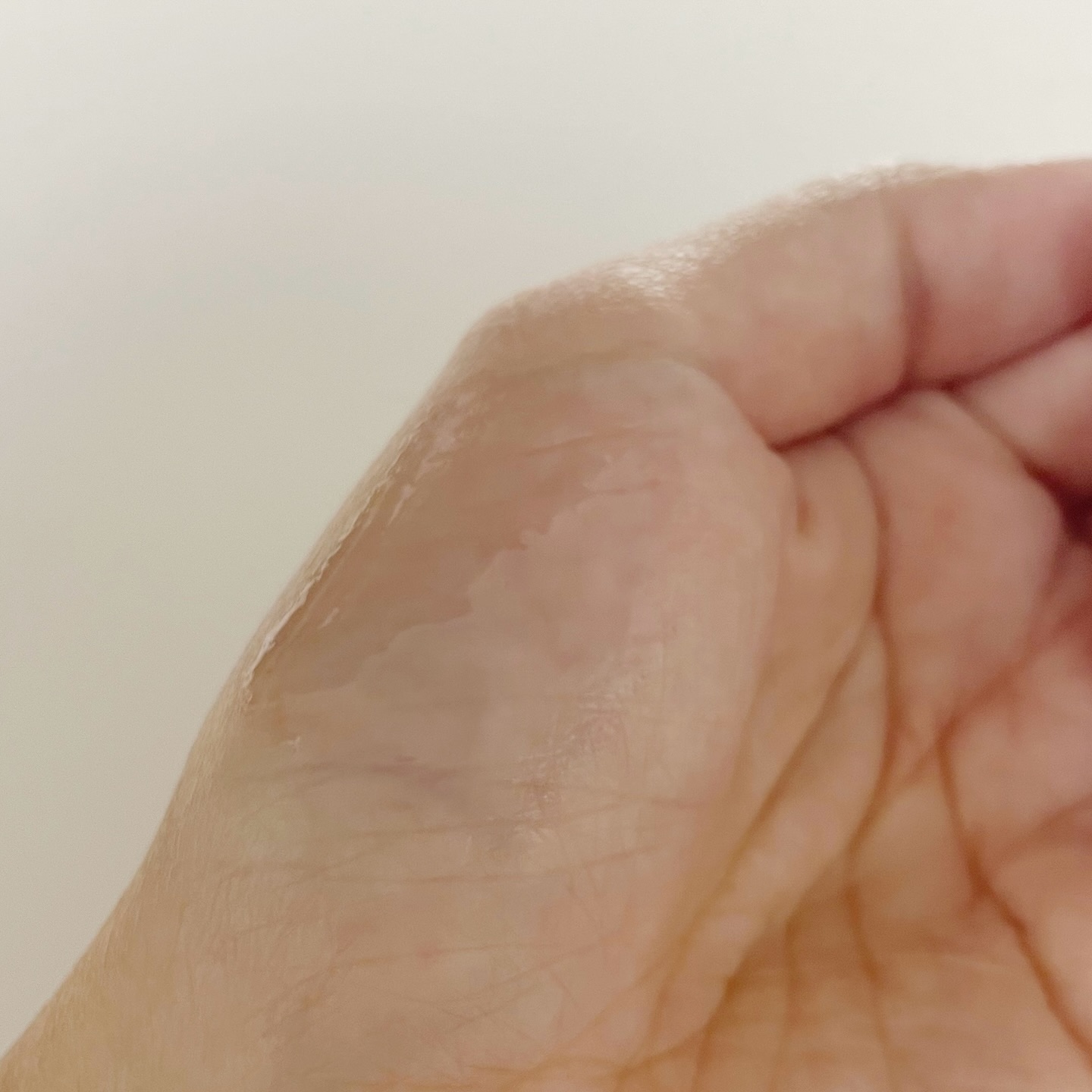 キスキス ビー グロウ オイル/GUERLAIN/リップグロスを使ったクチコミ（3枚目）