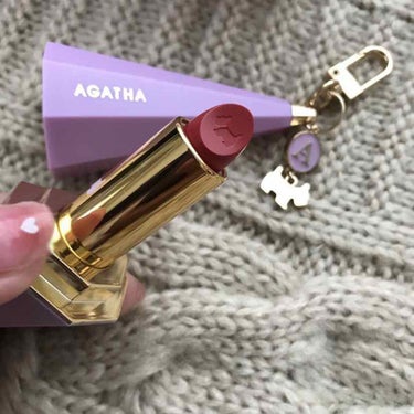 AGATHA PARIS 
プレミエール リップスティック／LAVIEEN ROSE
プレミア・リップスティック ケース /PURPLE

ツイッターで見かけてカワイイなーって眺めてたらお土産で頂いたお