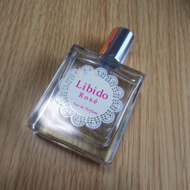 リビドー ロゼ オードパルファム(旧製品)

現在はリニューアルして、『リビドー ロゼ 2018』という商品名になっている。香りも少し変わっているらしい。

『ベッド専用香水』とのことだけど、いわゆるセ