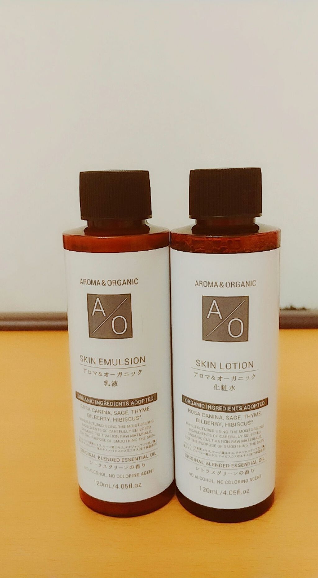 DAISO化粧水、乳液が、、！新作でました
アロマオーガニック！

めちゃくちゃいい匂い＆オーガニック成分でツルツル★

私は化粧水がとろみがあってひたすら顔にパッティング
目元もたっぷり塗ってます。

髪の毛にも化粧水たっぷりつけてドライ