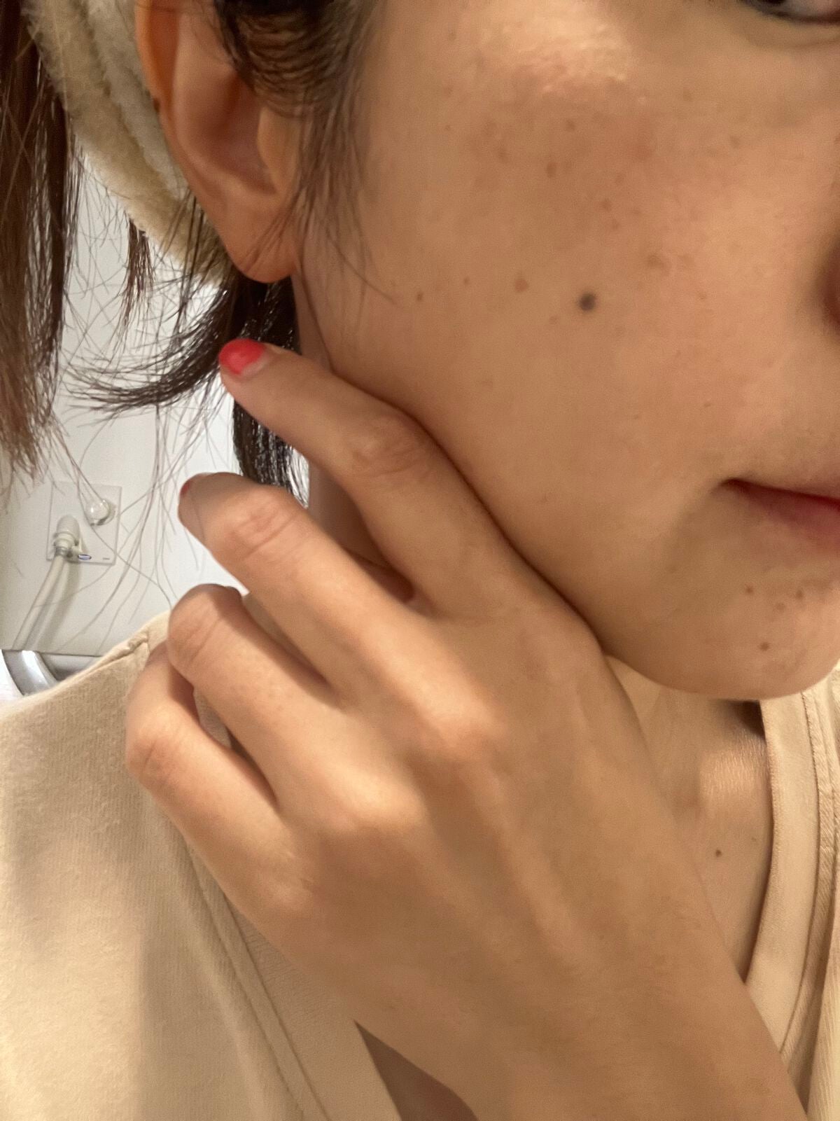 ゆりなつ on LIPS 「顔色を明るくします!粒子が細かいサラサラパウダー化粧持ちをよく..」(2枚目)