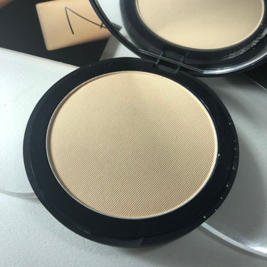 ソフトマット　アドバンスト　パーフェクティングパウダー 03123/NARS/プレストパウダーを使ったクチコミ（2枚目）