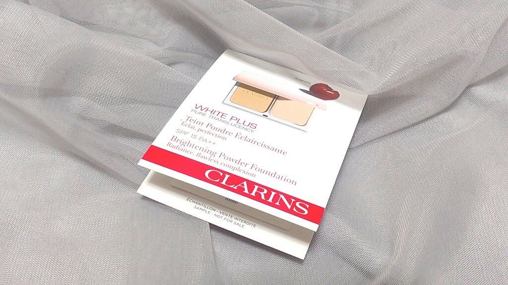 ホワイト-プラス ブライトニング パウダーファンデーション/CLARINS/パウダーファンデーションを使ったクチコミ(1枚目)