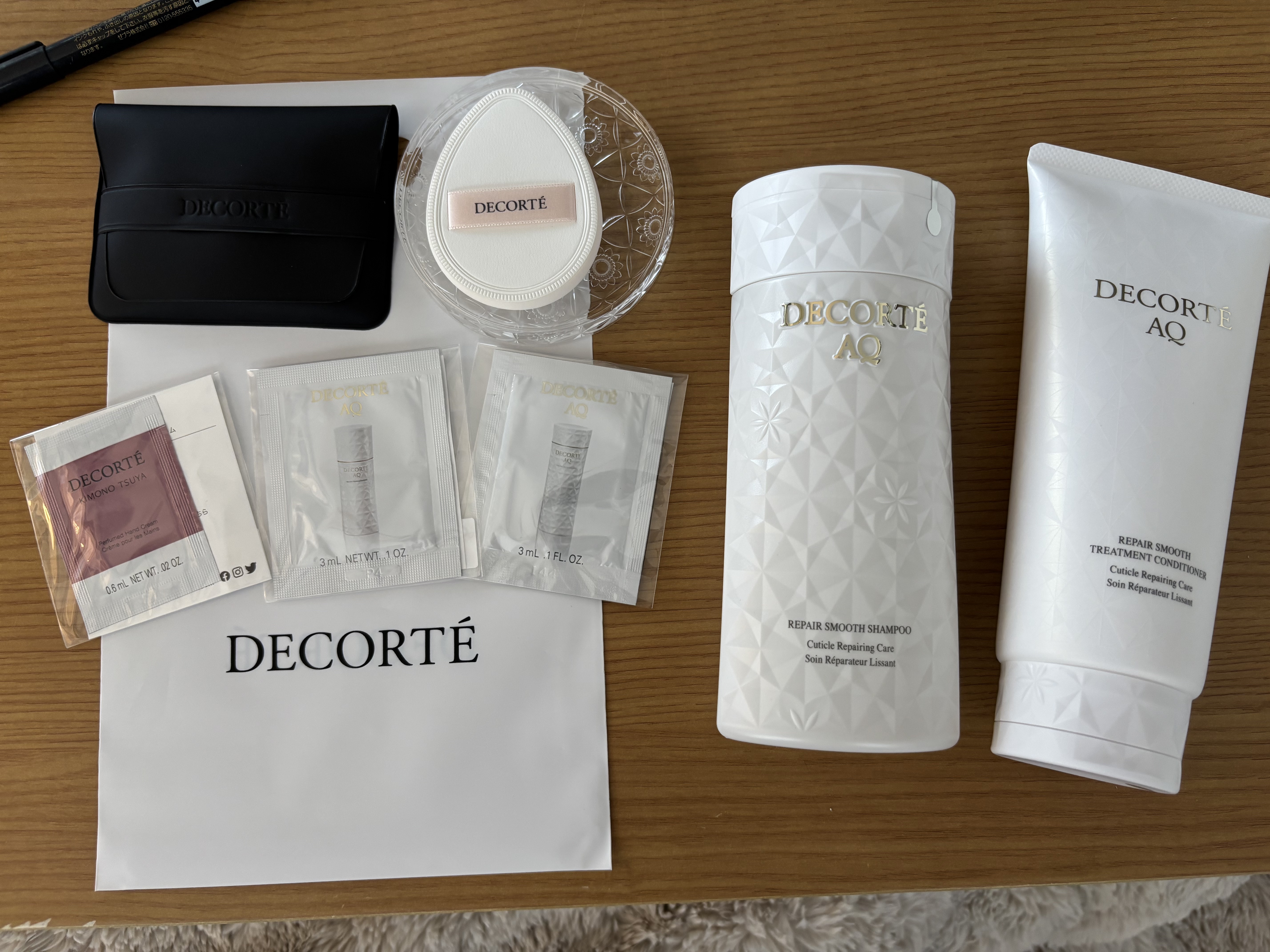 DECORTÉ メイクアップツール トレーのクチコミ「DECORTÉ　グロウ メイクアップ スポンジ　¥1,100
メイクアップツール トレー　¥1.....」（2枚目）