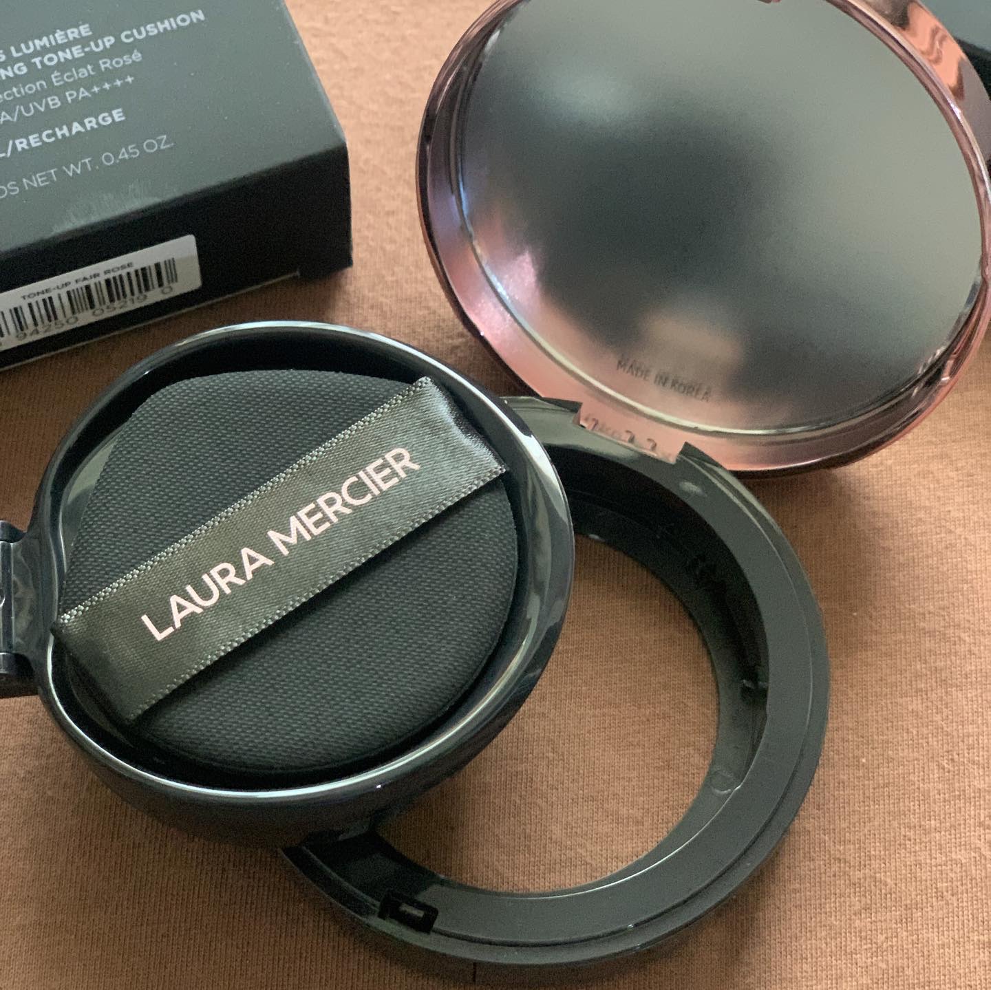 フローレス ルミエール ラディアンス パーフェクティング クッション/ローラ メルシエ/クッションファンデーションを使ったクチコミ（2枚目）