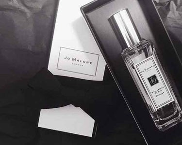 ☪︎ Jo MALONE LONDON

Blackberry & Bay

定番のイングリッシュペアー＆フリージアも好きな香りだったけどこちらに。
ベリーって甘いのかな〜なんて思ってたら全然違くて(笑