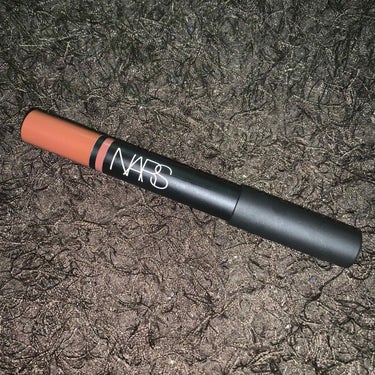 ▷NARS サテンリップペンシル 9200

最高のブラウンリップ。
開けたばっかで失くして
気に入り過ぎて速攻同じの買った。
ペンシルだからスルスル塗れるよ◎

私の肌色にはドンピシャで合う。。

と