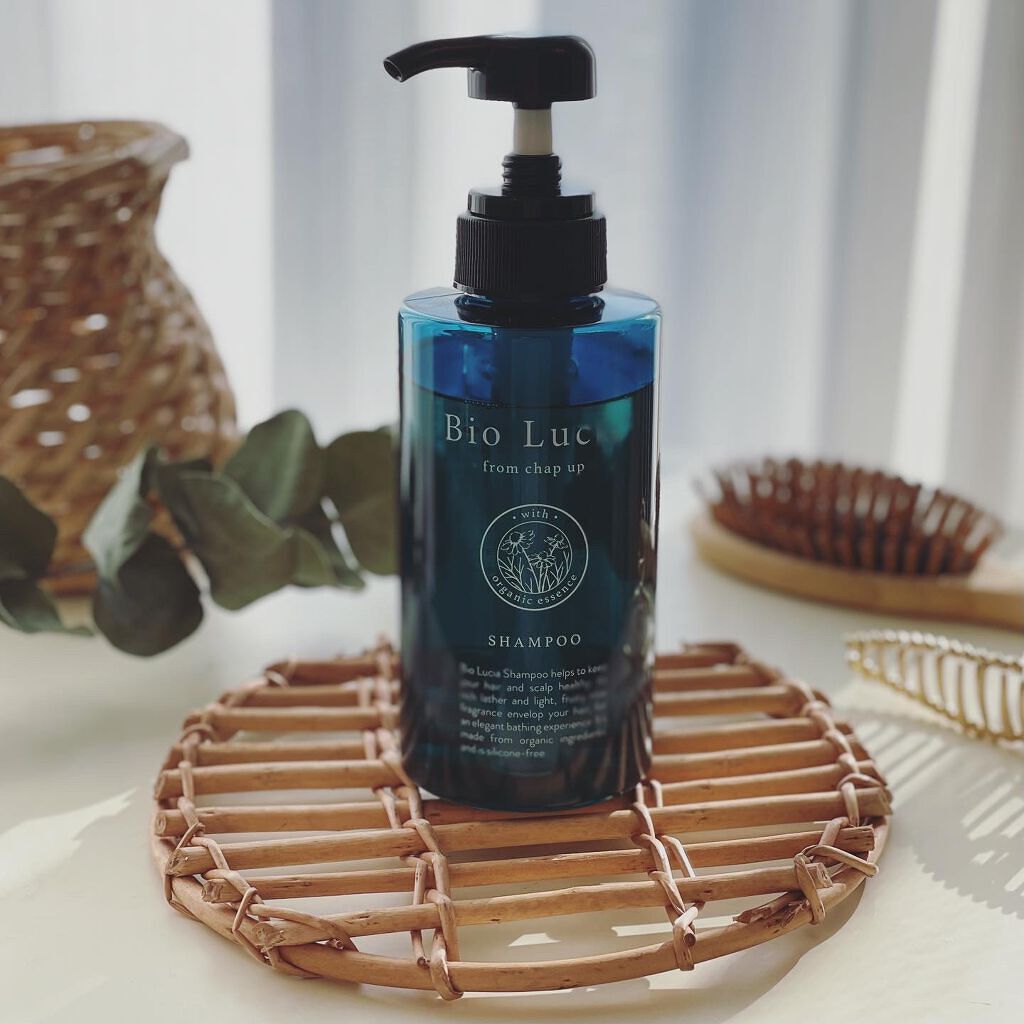 @biolucia_official 様の
【ビオルチアシャンプー】
をお試しさせていただきました😌

＼毛髪診断士と共同開発／

育毛剤ブランドチャップアップから髪と頭皮のことを真剣に考えて生まれまれた、大人の女性の髪のお悩みにアプロー