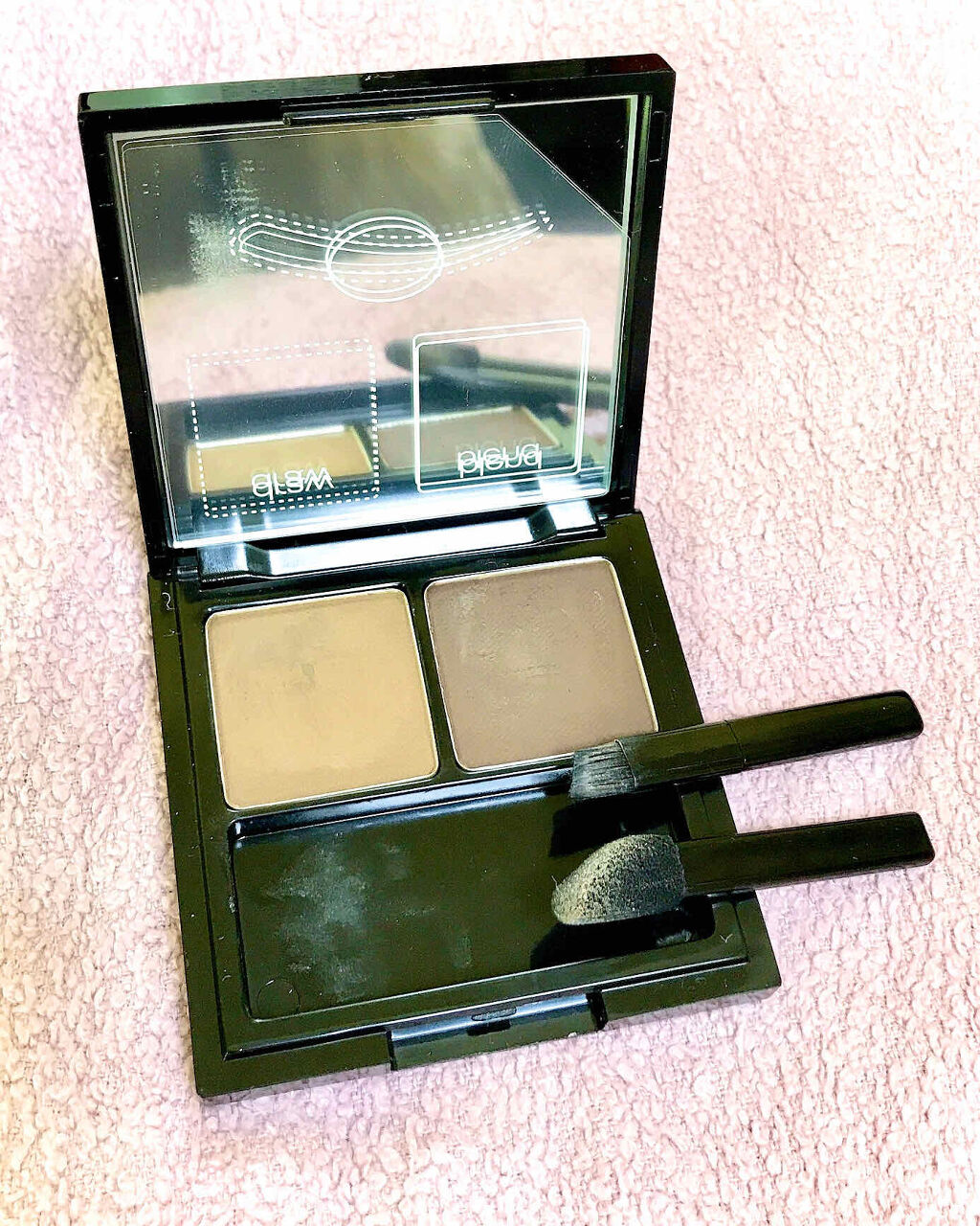 shu uemura ブロー：パレットのクチコミ「写真使いさしなもんで汚くてすみません…💦
これめちゃくちゃ描きやすい！
付属のチップがすごく持.....」（1枚目）