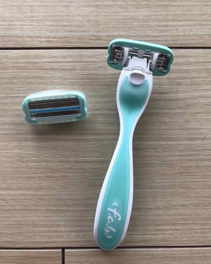 イントゥイション ファブ ホルダー 敏感肌用(替刃2コ付)/イントゥイション/シェーバーを使ったクチコミ(1枚目)