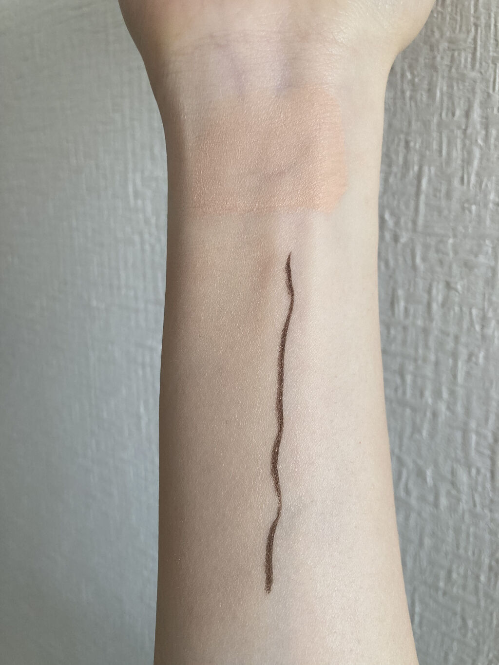 マットシフォン UVリキッドファンデ 01 ライトピンクオークル(Light Pink Ochre)/KiSS/リキッドファンデーションを使ったクチコミ（2枚目）