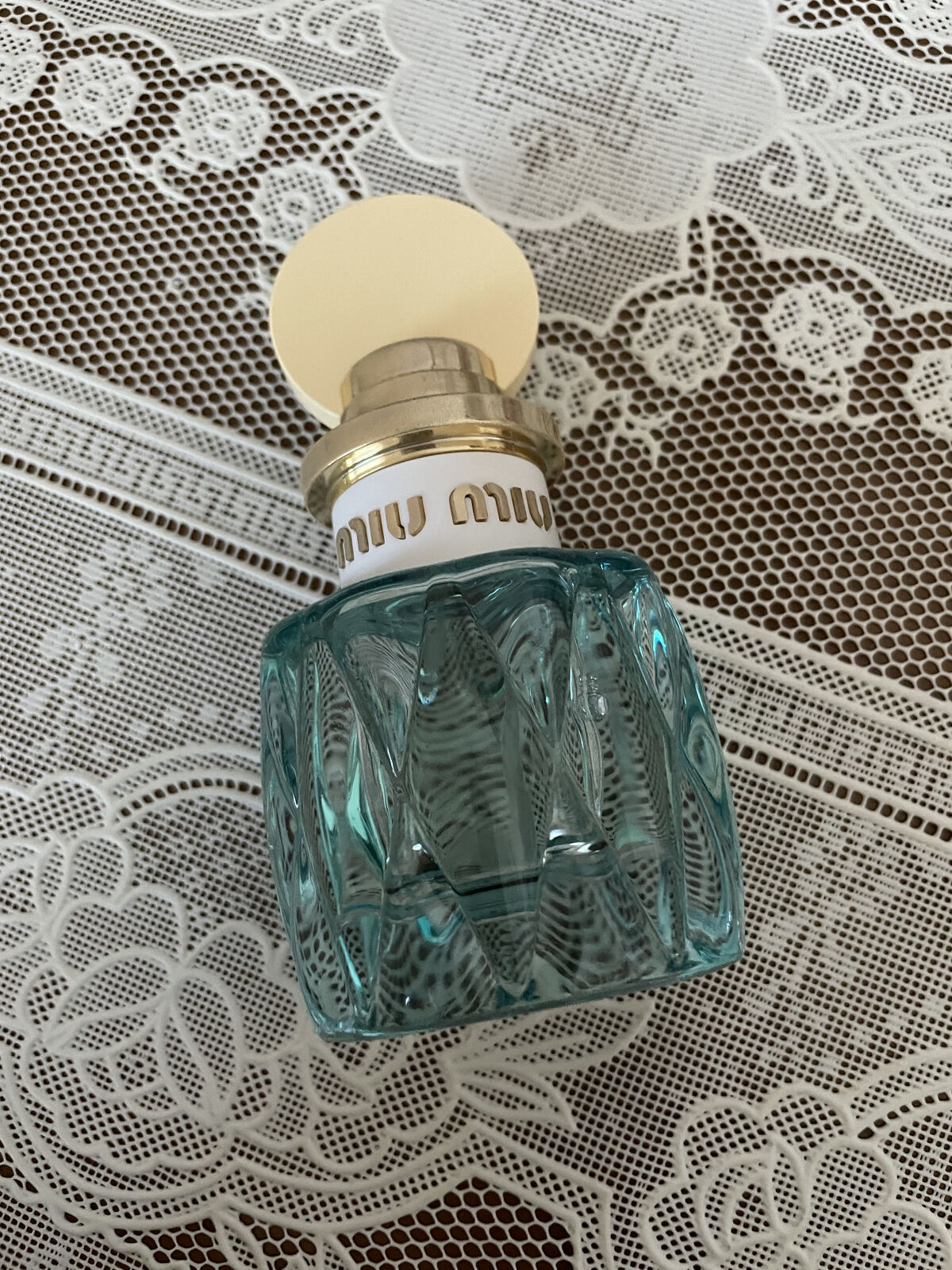 試してみた】ロー ブルー オードパルファム miu miuのリアルな口コミ