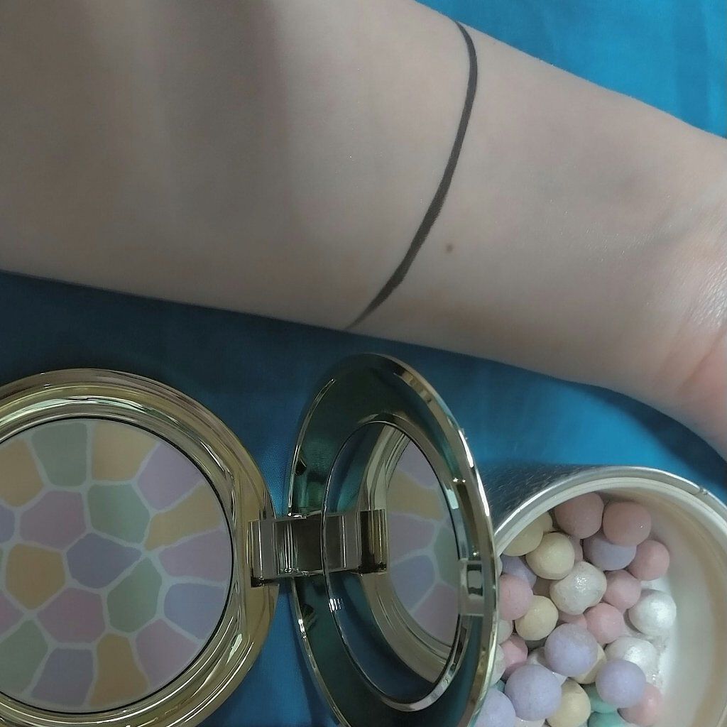 メテオリット ビーユ/GUERLAIN/フェイスパウダーを使ったクチコミ（1枚目）