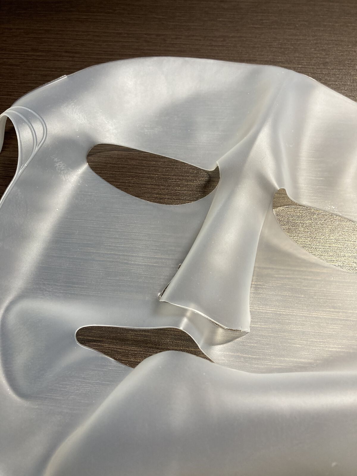 シリコーン潤マスク 3D/DAISO/その他スキンケアグッズを使ったクチコミ（2枚目）