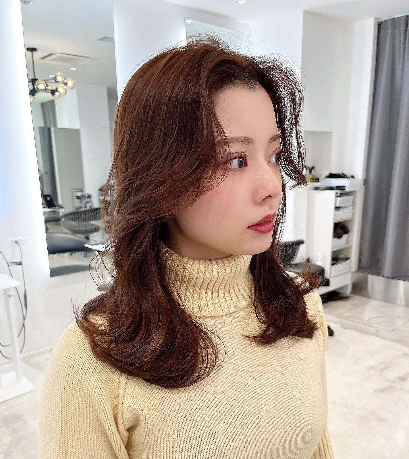 HARUNA on LIPS 「顔周りのカット✂️で流しやすく✨.毛先は重ためにしてワンカール..」(1枚目)