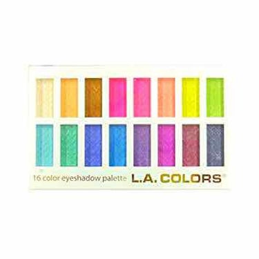 L.A.COLORS L.ACOLORS 16色アイシャドウパレットのクチコミ「
今日は、ドンキホーテで 安価で購入した♡
アイシャドー 半顔で メイクアップ 👁💓

発色が.....」（2枚目）