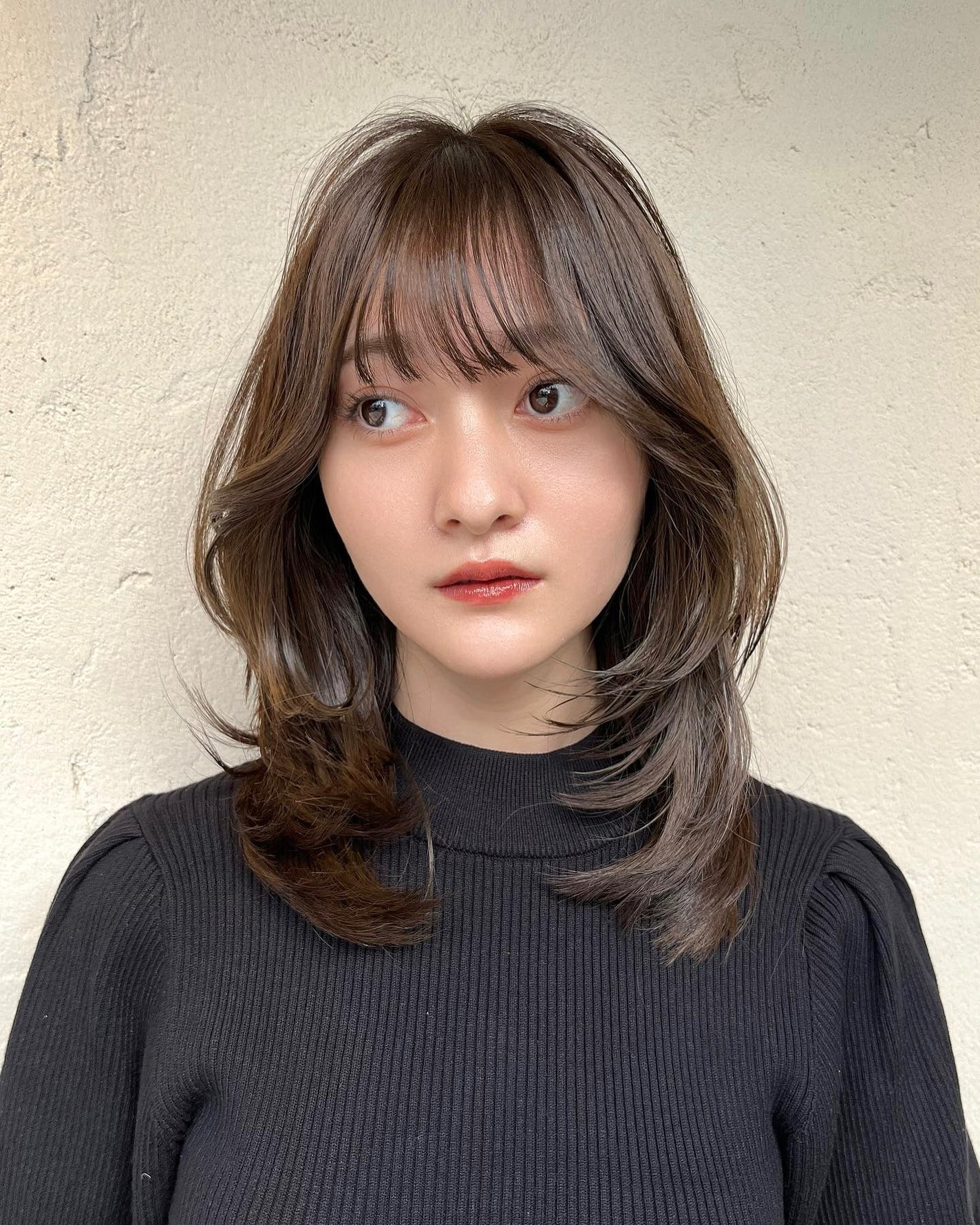 HARUNA on LIPS 「鎖骨ミディのたっぷりレイヤーに✨✨#鎖骨ミディアム肩上で、重め..」(2枚目)