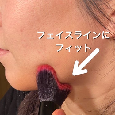 U R GLAM UR GLAM　V POWDER BRUSH（Vパウダーブラシ）のクチコミ「変わった形のこちらのブラシ、やっと出会えました🥰

ユーアーグラムの

【VパウダーブラシP】.....」（3枚目）