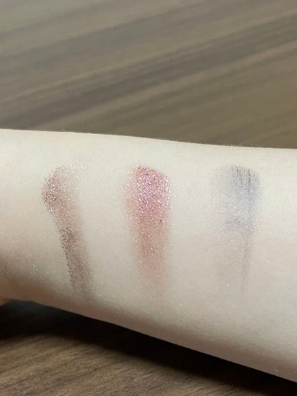 たろすちゃん on LIPS 「コスメデコルテアイグロウジェム左からBR383(前と被った💦)..」(1枚目)