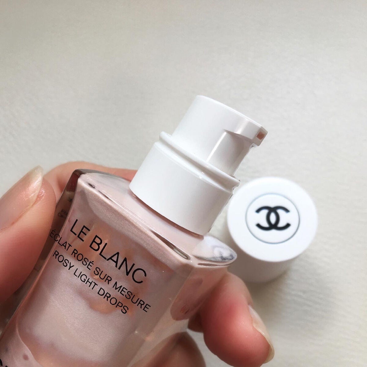 ル ブラン ロージー ドロップス/CHANEL/リキッドハイライトを使ったクチコミ(2枚目)