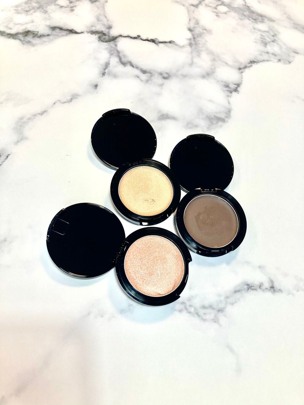 24 ミネラルクリームシャドー/24h cosme/ジェル・クリームアイシャドウを使ったクチコミ(1枚目)