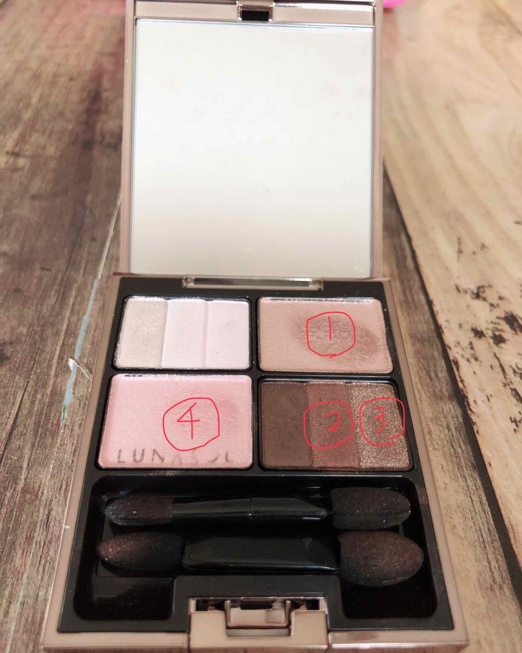 スリーディメンショナルアイズ/LUNASOL/アイシャドウパレットを使ったクチコミ(1枚目)