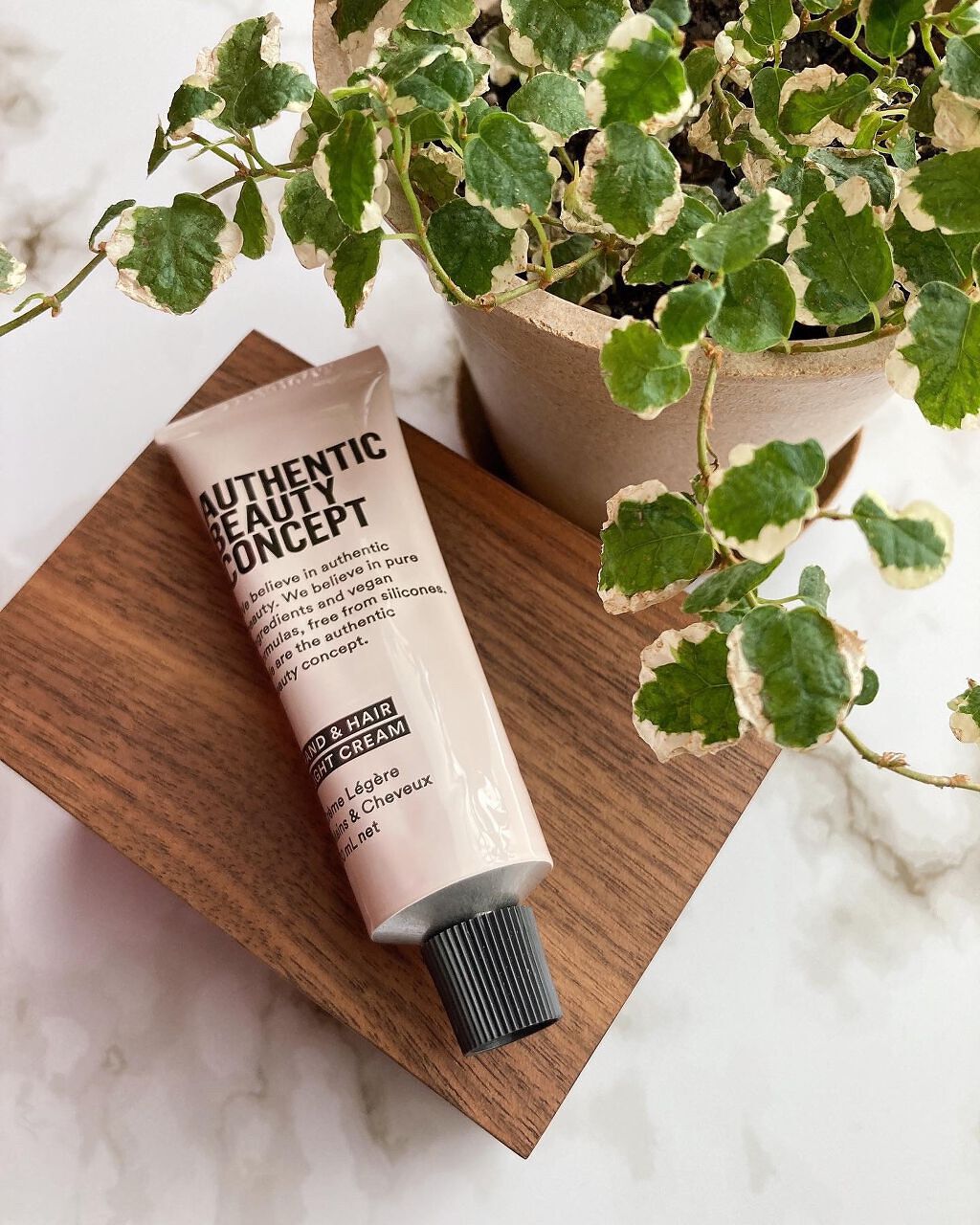 ハンド&ヘア ライトセラム/AUTHENTIC BEAUTY CONCEPT/ハンドクリームを使ったクチコミ(1枚目)