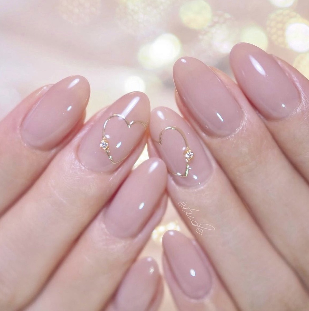 📷 @mapi918 様 💅ご使用カラーS004

 リアジェルラメ無しシアーカラーを フープハートのアートに合わせて お使い頂きました🥹♡ “ピンク味が強すぎないので コントロールカラーにもおすすめ” とご紹介もありがとうございます