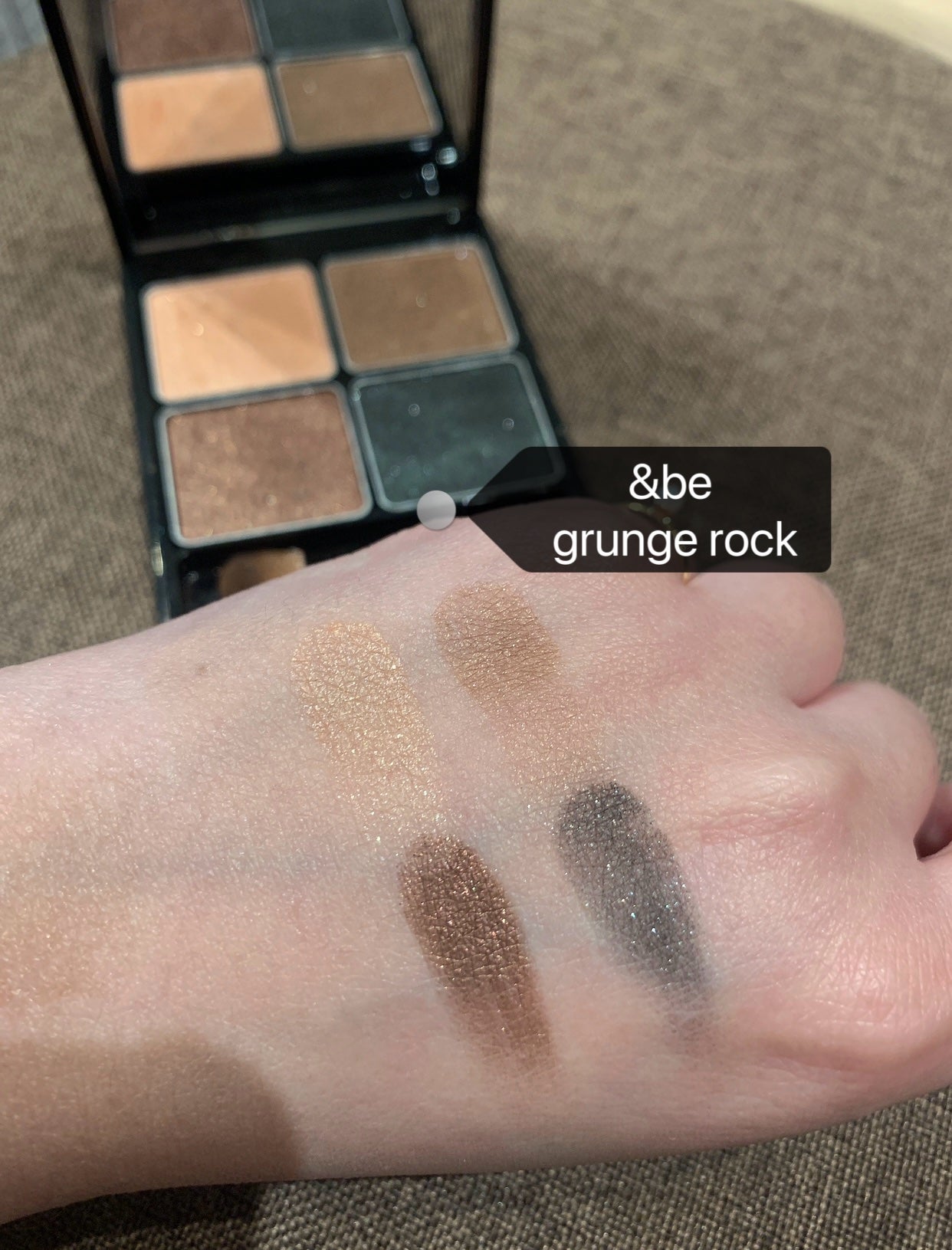 Positive Light Liquid Luminizer/Rare Beauty/リキッドハイライトを使ったクチコミ(4枚目)