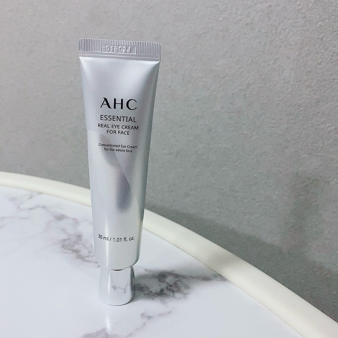 エッセンシャル リアル アイクリーム フォーフェイス/AHC/アイケア・アイクリームを使ったクチコミ（3枚目）