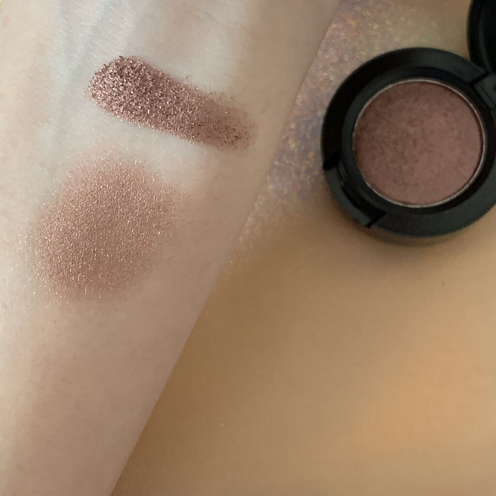 スモール アイシャドウ ヌード モデル/M・A・C/単色アイシャドウを使ったクチコミ（3枚目）